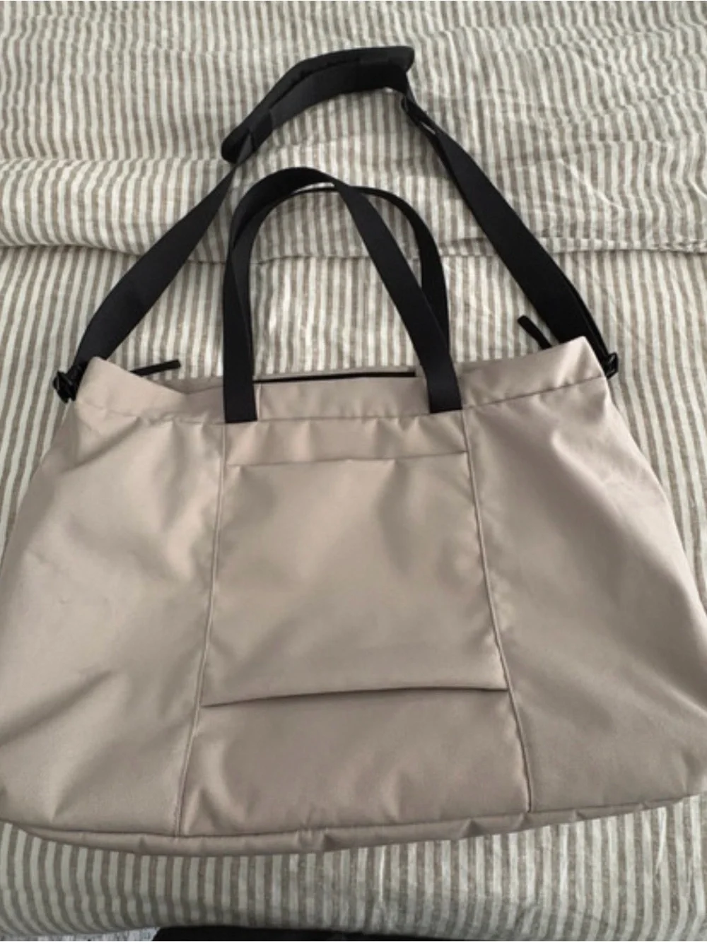 Everlane Renew Transit Weekender Bag